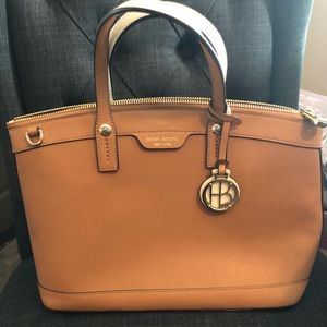 Like NEW Henri Bendel handbag!